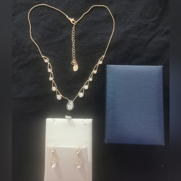 Necklace and earring set - Picture 3 of 3